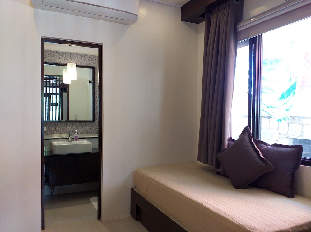 One Crescent Place Hotel 43/64