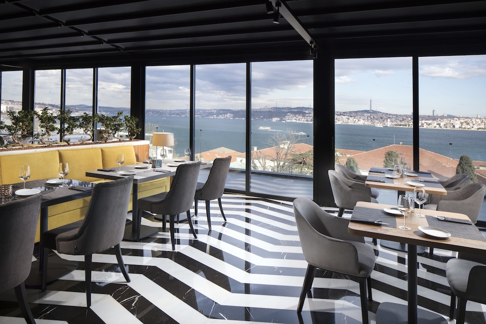 METROPOLITAN HOTELS BOSPHORUS 51/75