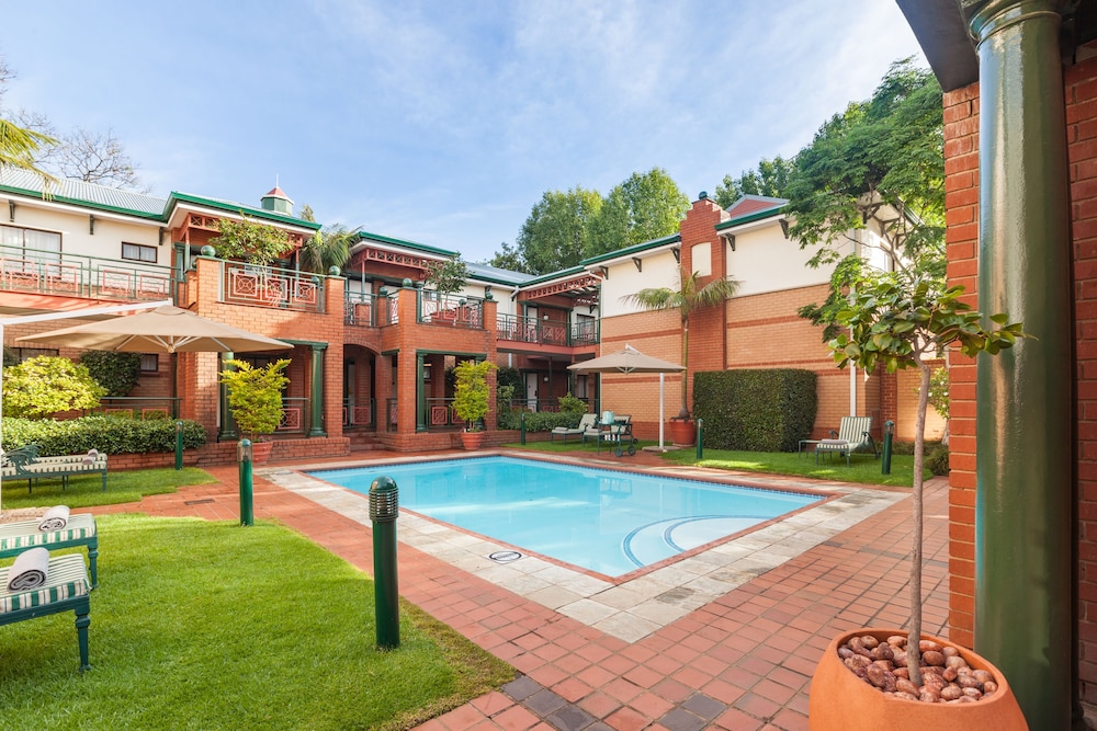 Courtyard Hotel Rosebank 5/47