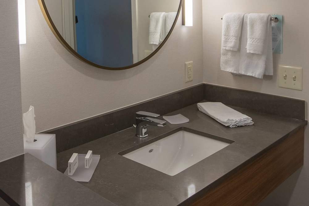 Fairfield Inn Suites Philadelphia Valley Forge Great Valley 10/60
