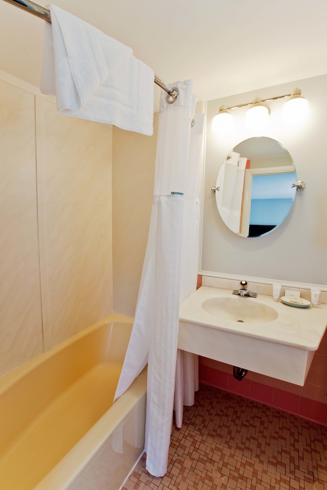 Seaglass Inn & Spa 25/49