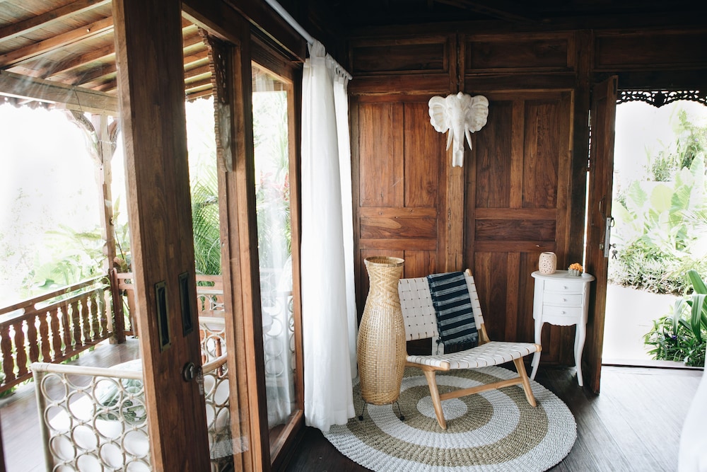 فيلا رومانسية بسرير كينج، White Tortoise Eco Villas 8/10