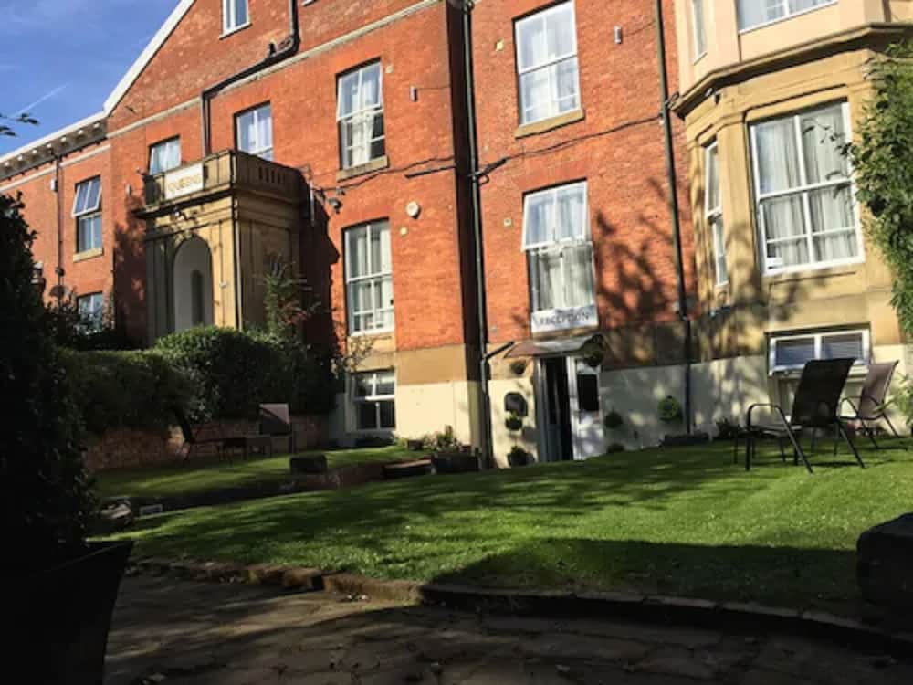 Queen's Guesthouse 41/50