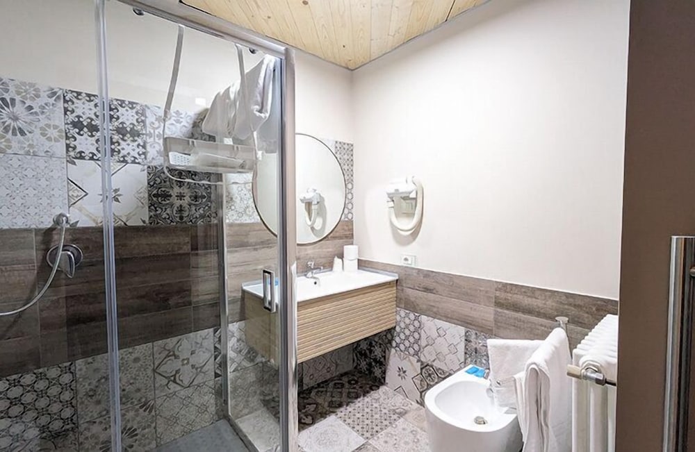 HOTEL SANTA CATERINA 50/56