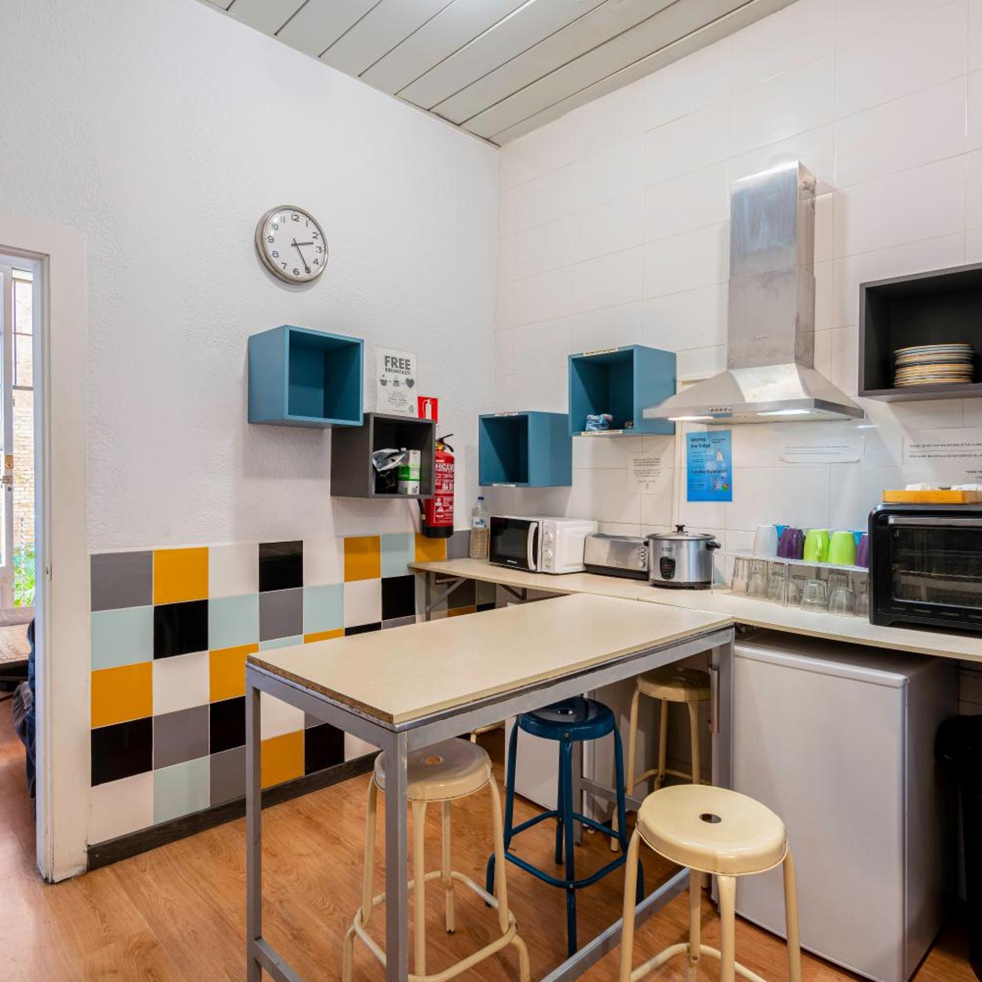 Casa Barcelo Hostel 43/55