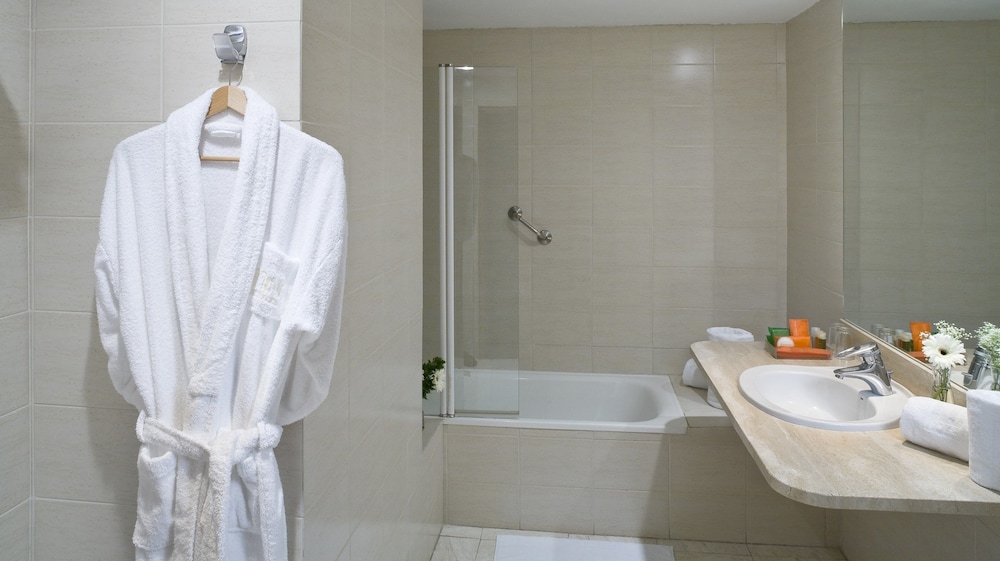 Mini, Single Bed، Hotel Luze El Toro 2/2