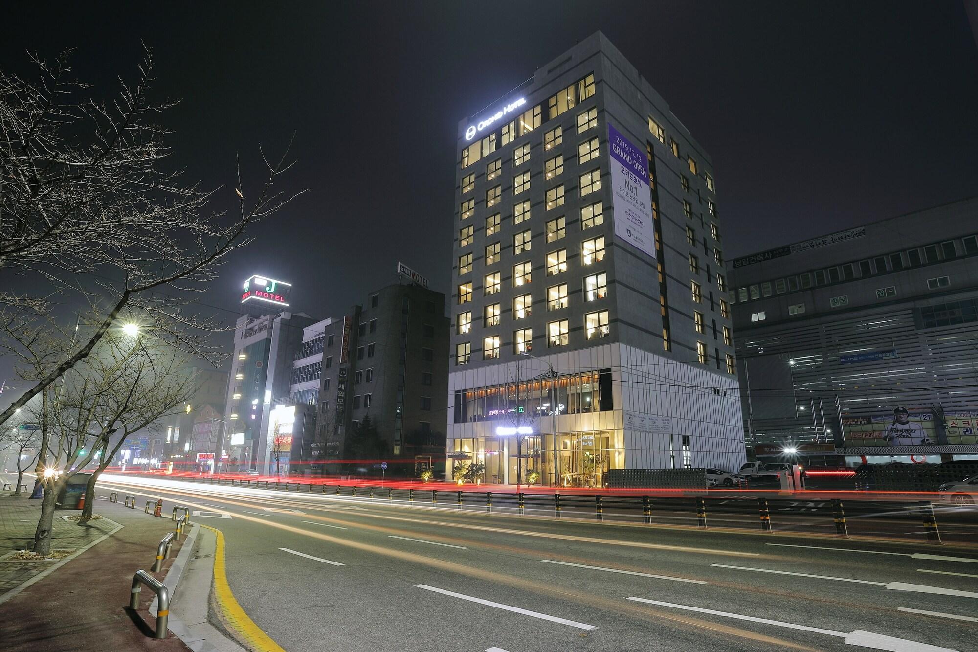 Orchid Hotel 4/50