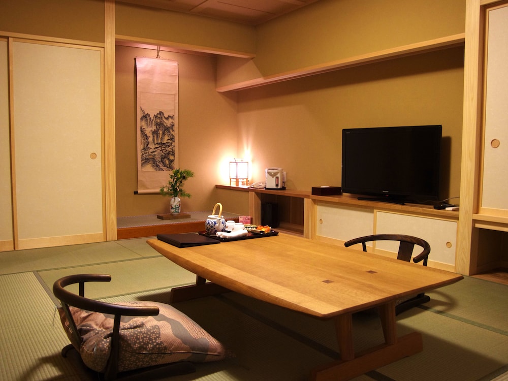 Gero Onsen Yukyunohana 40/50