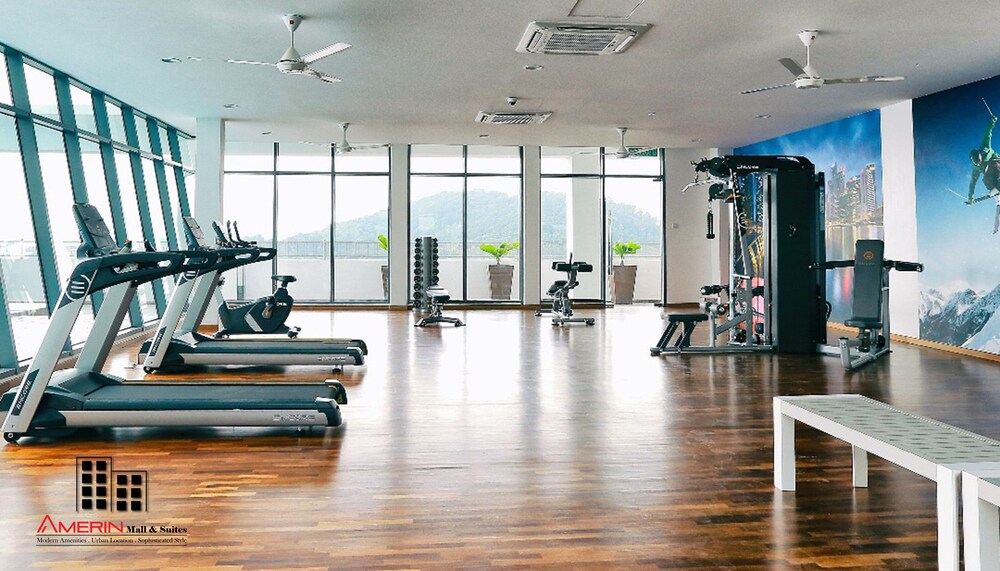 One Amerin Mall & Suites 15/50