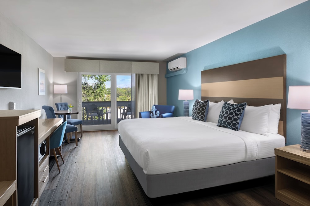 غرفة بسرير كينج، Shem Creek Inn 2/6
