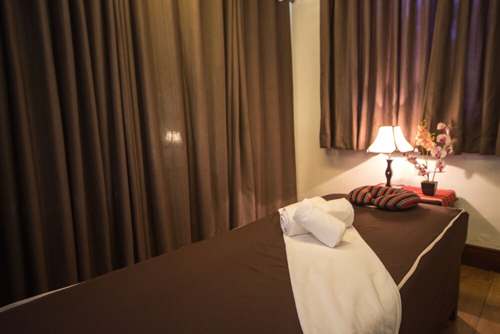 Grand Sierra Pines Hotel 30/63