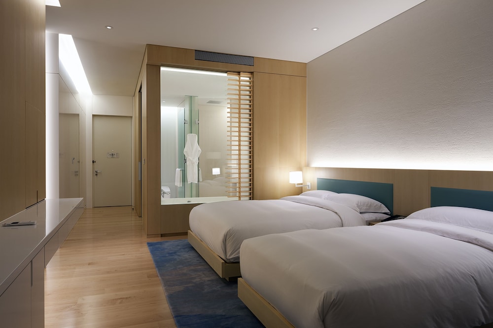 Seamarq Hotel 23/70