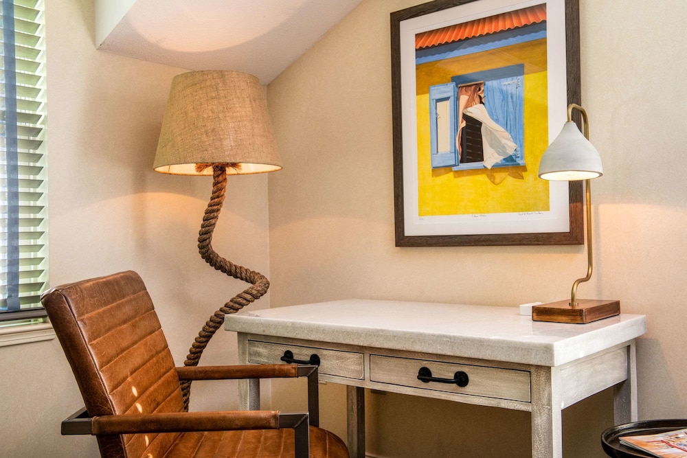 Edgar Hotel Marthas Vineyard, an Ascend Collection Hotel 42/48