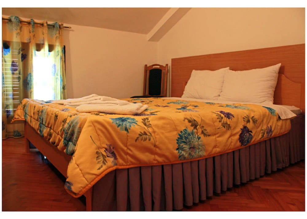 Hotel Pelikan 12/50