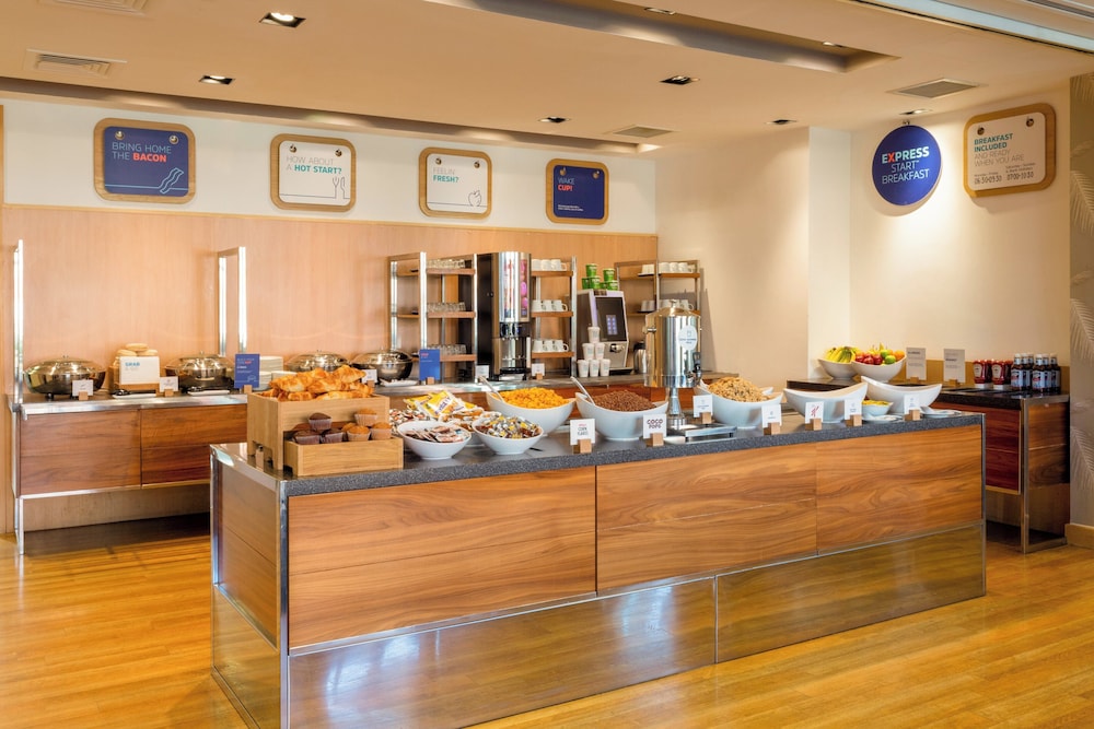 Holiday Inn Express Birmingham Redditch 35/50