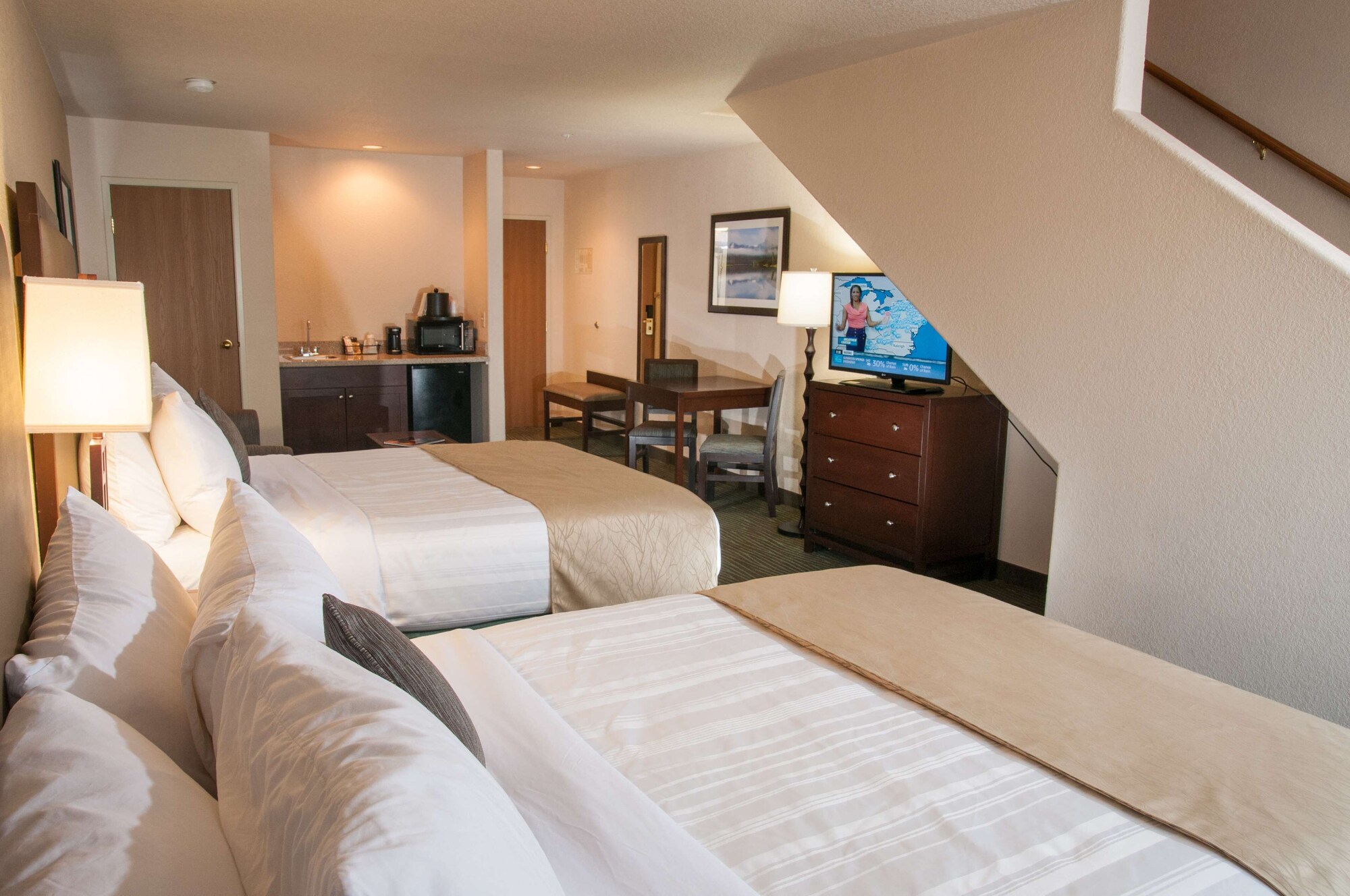 Suite, 4 Queen Beds, Sofa