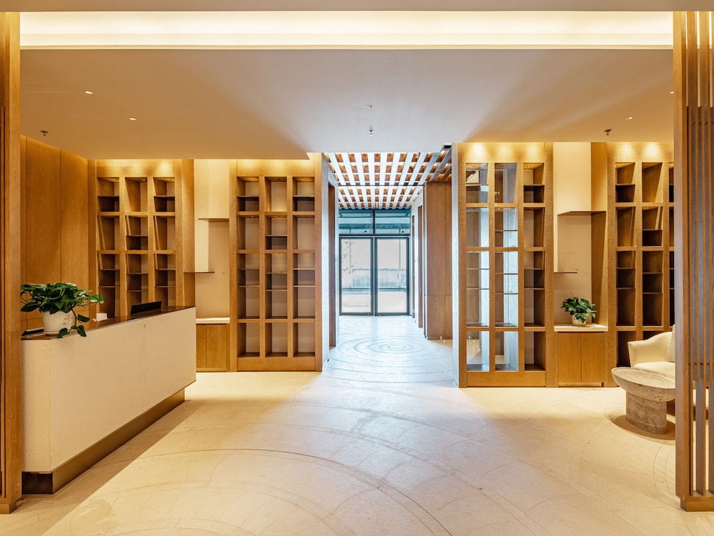 Shangri-La Nanning 8/48
