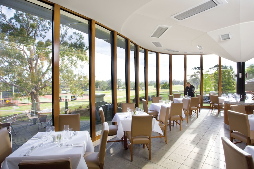 Country Club Tasmania 53/67