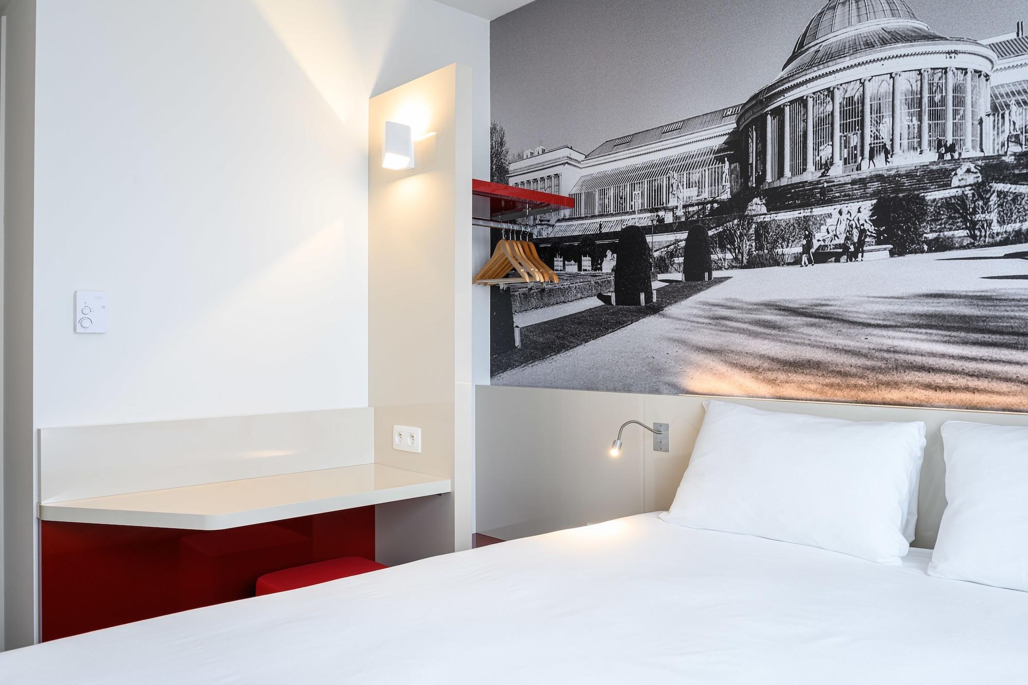غرفة كلاسيكية بسرير مزدوج، B&B HOTEL Brussels Centre Gare du Midi 2/4