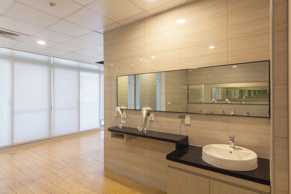 F Hotel Luzhou Taipei 26/47