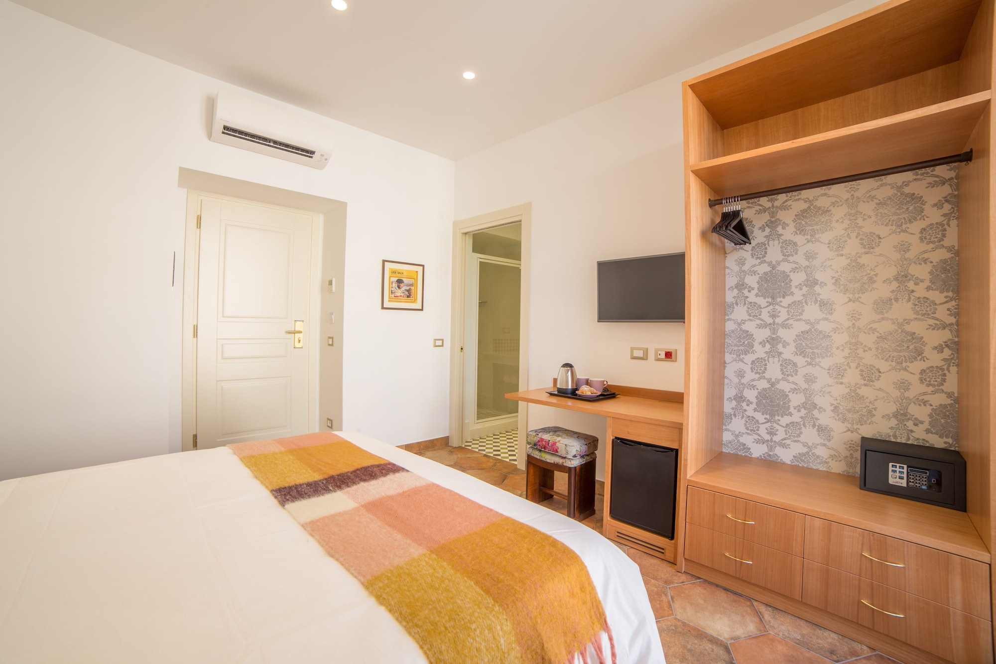 Superior, Queen Bed, Balcony or Window, Residenza Il Campanile 3/10