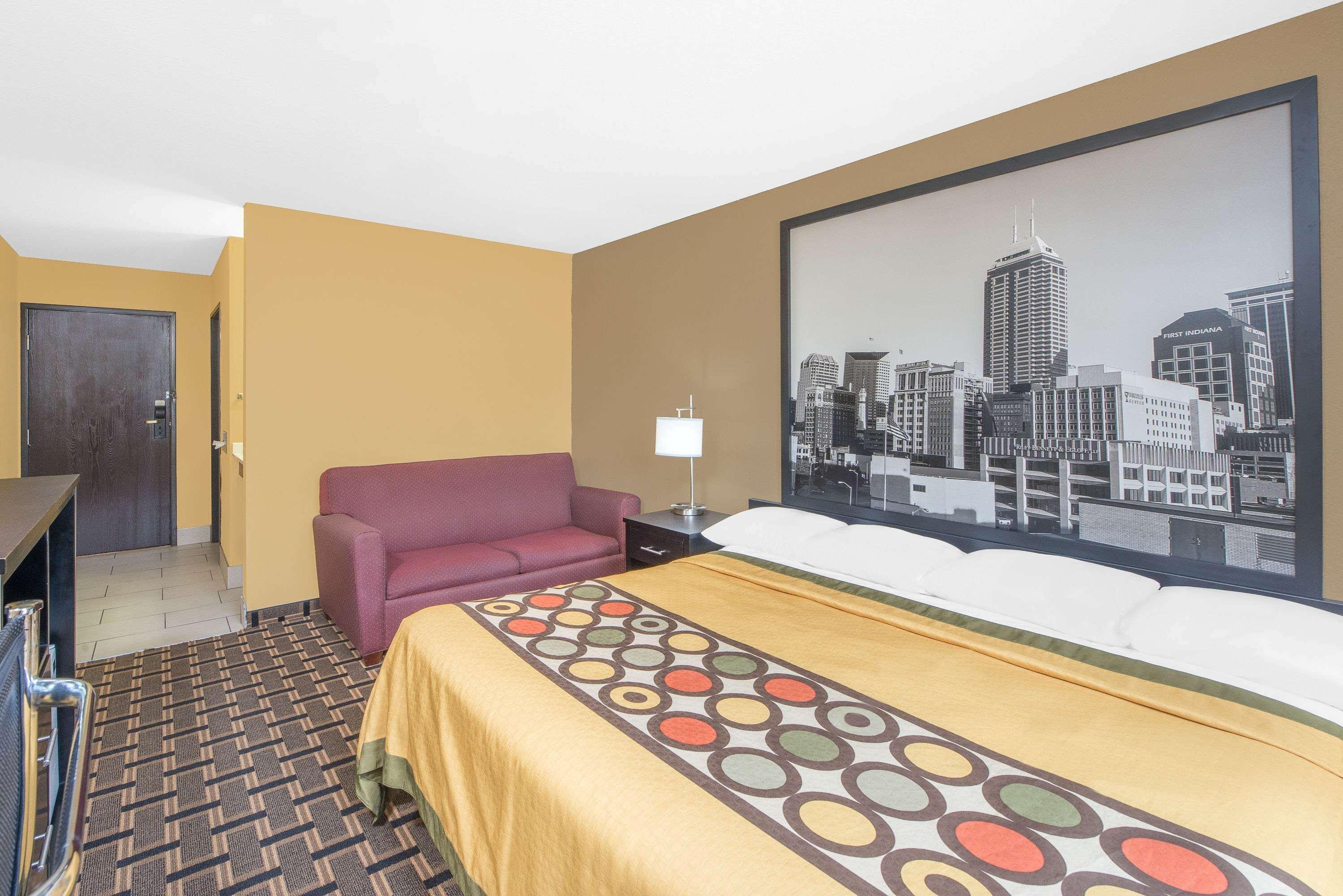 غرفة بسرير كينج لذوي الإعاقة، Super 8 By Wyndham Terre Haute 2/3