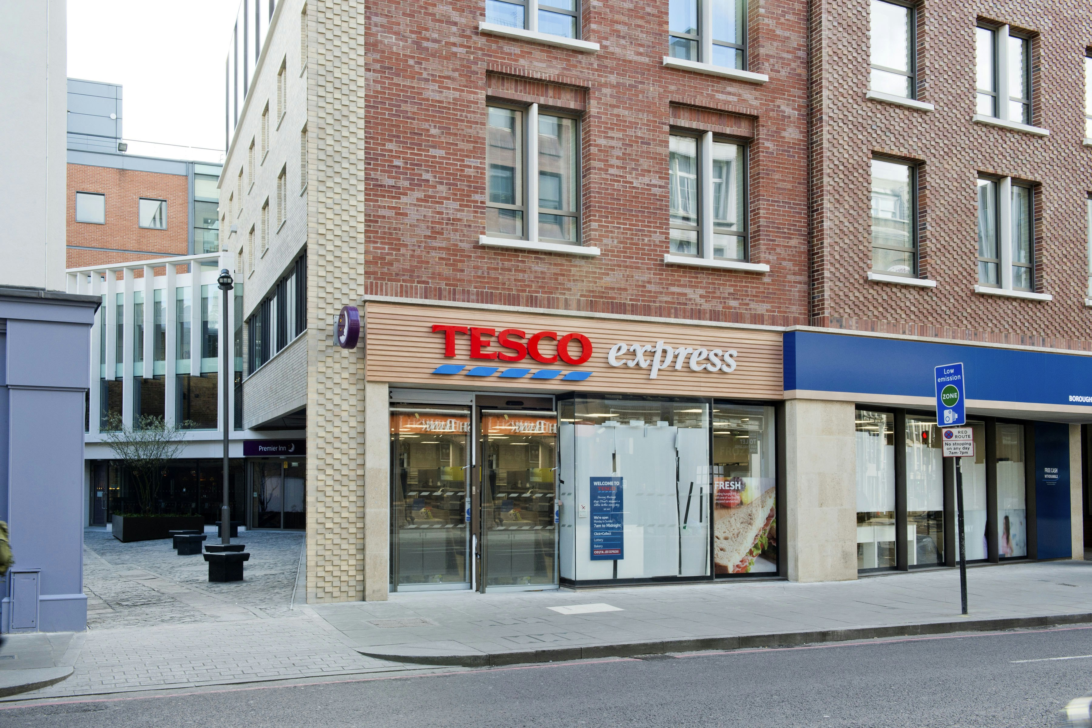 Premier Inn London Southwark (Borough High St) in LONDON