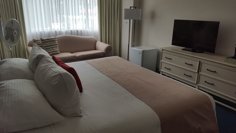 Clarion Amon Plaza 44/60