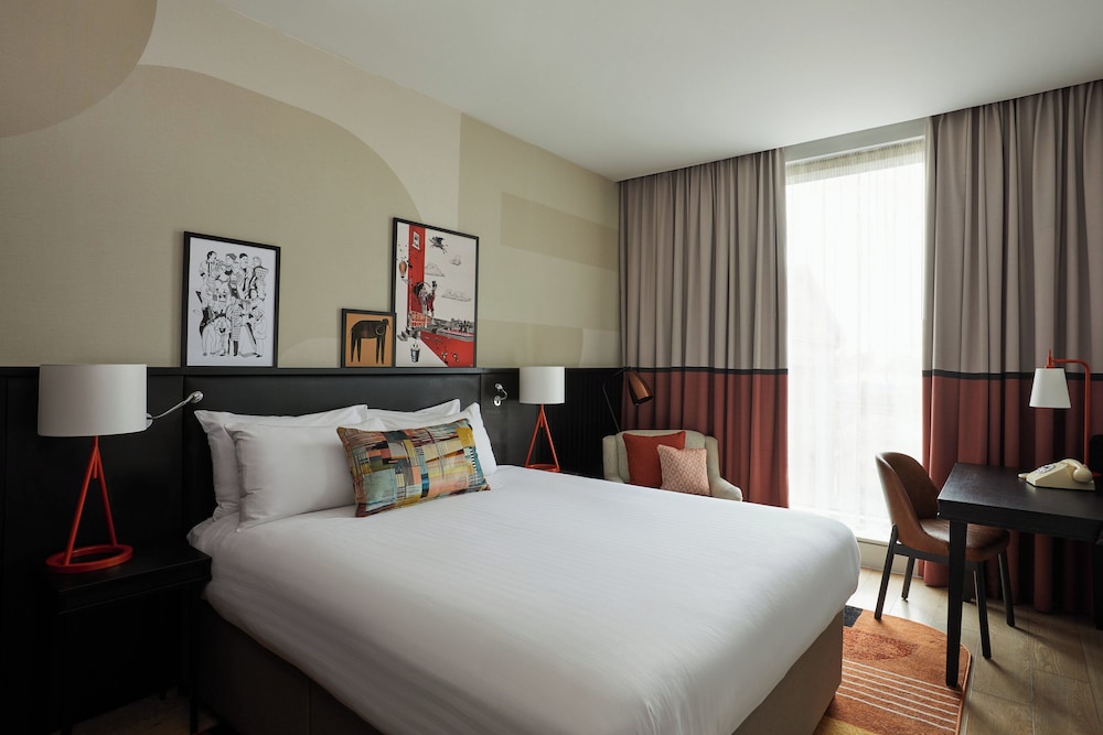 Renovated, Standard, King Bed, City View، Indigo Hotel Newcastle 2/4