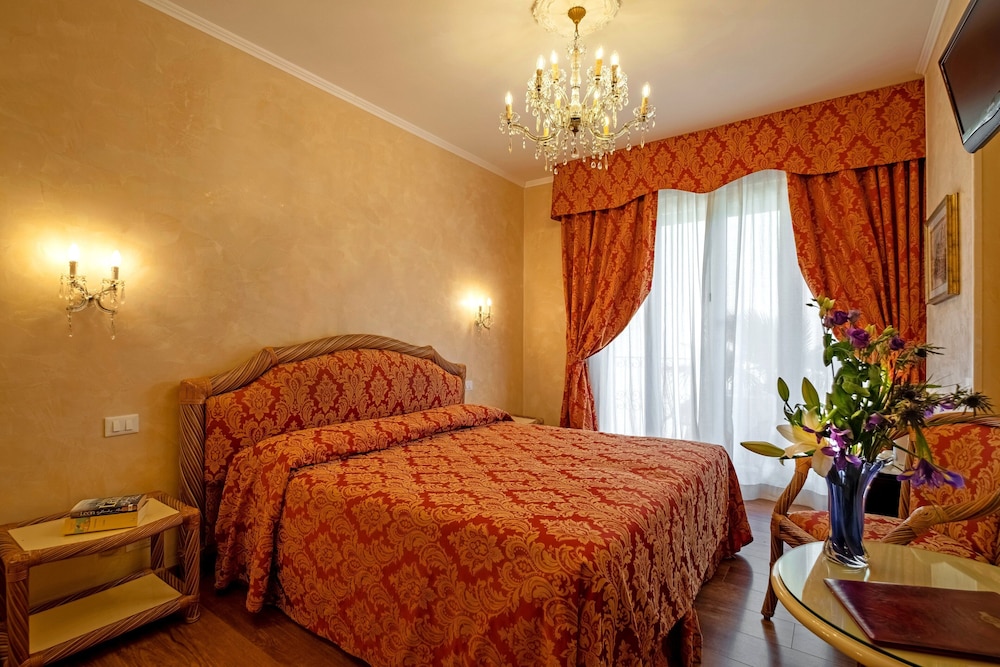 Rigel Hotel 31/73