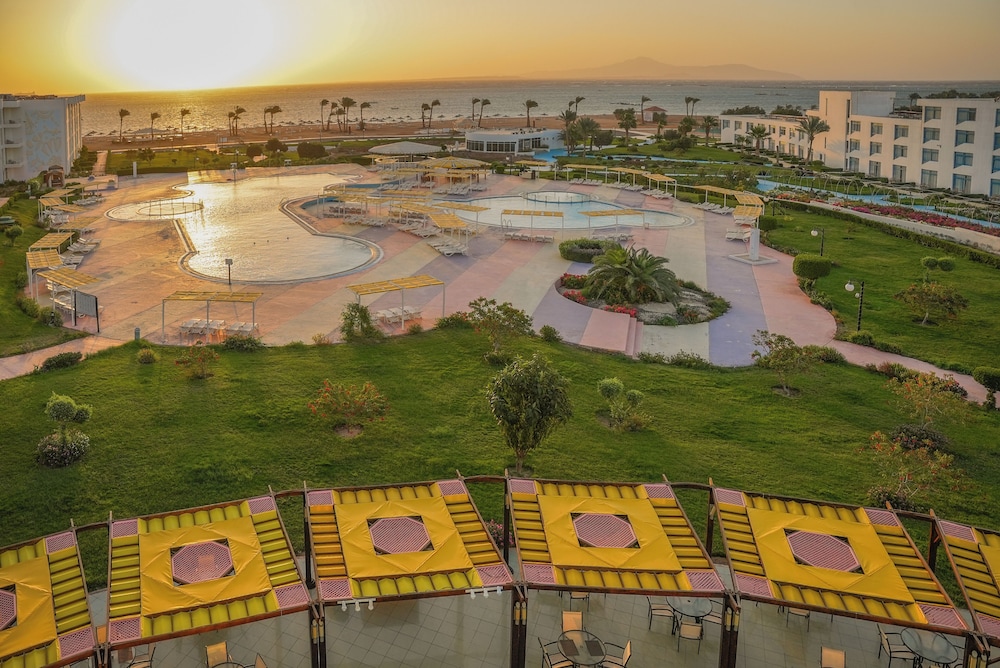 Amarina Star Resort & Aqua Park 36/44