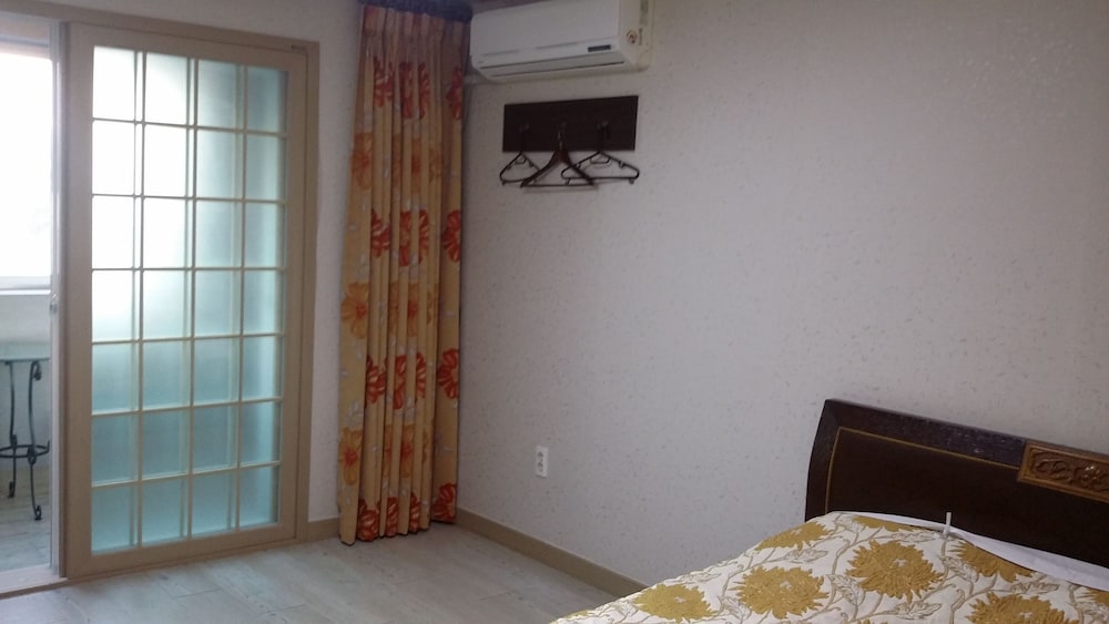 Hera Hotel 7/26