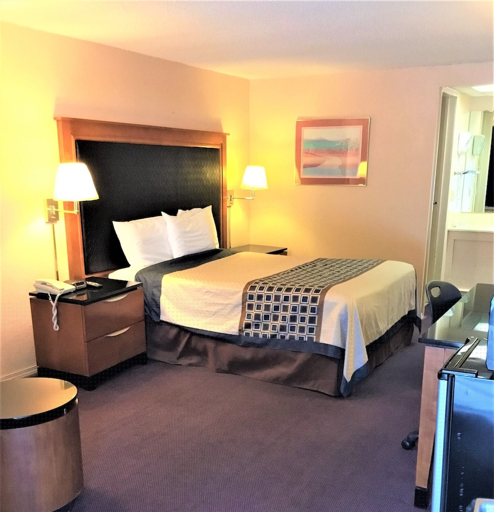 Rodeway Inn Findlay University Area 9/43