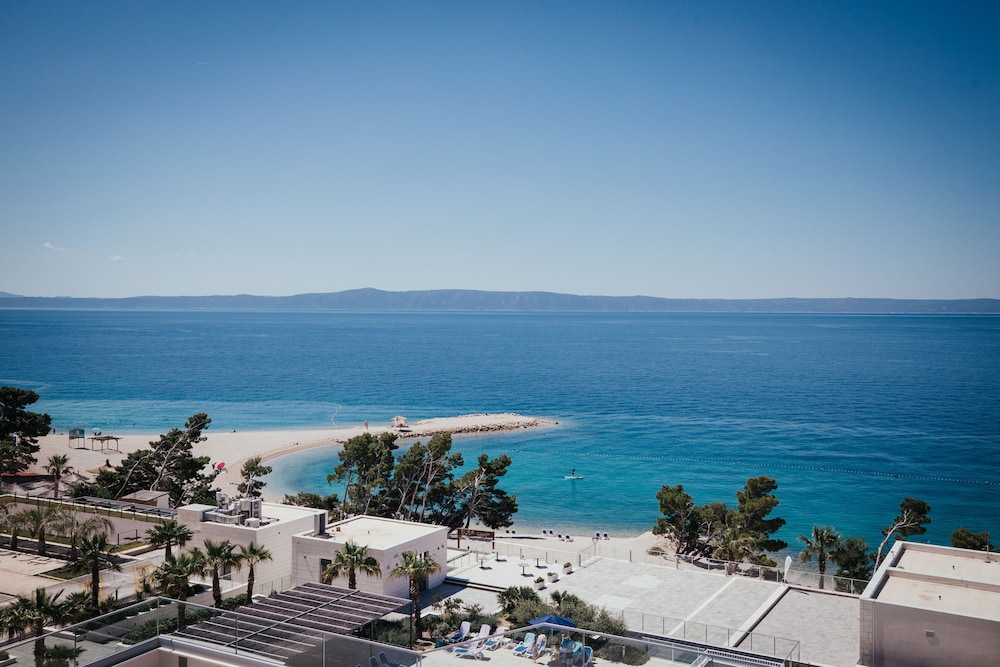 Romana Beach Resort 59/66