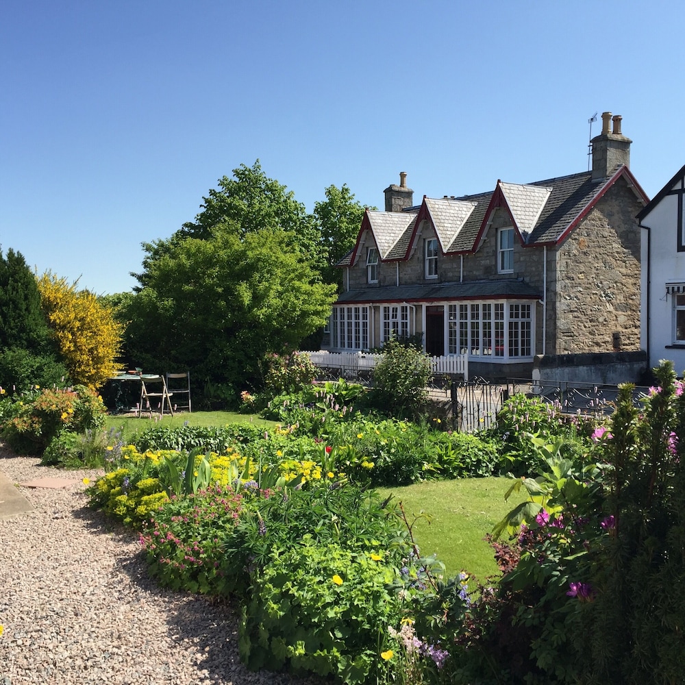 Dunallan House 32/37