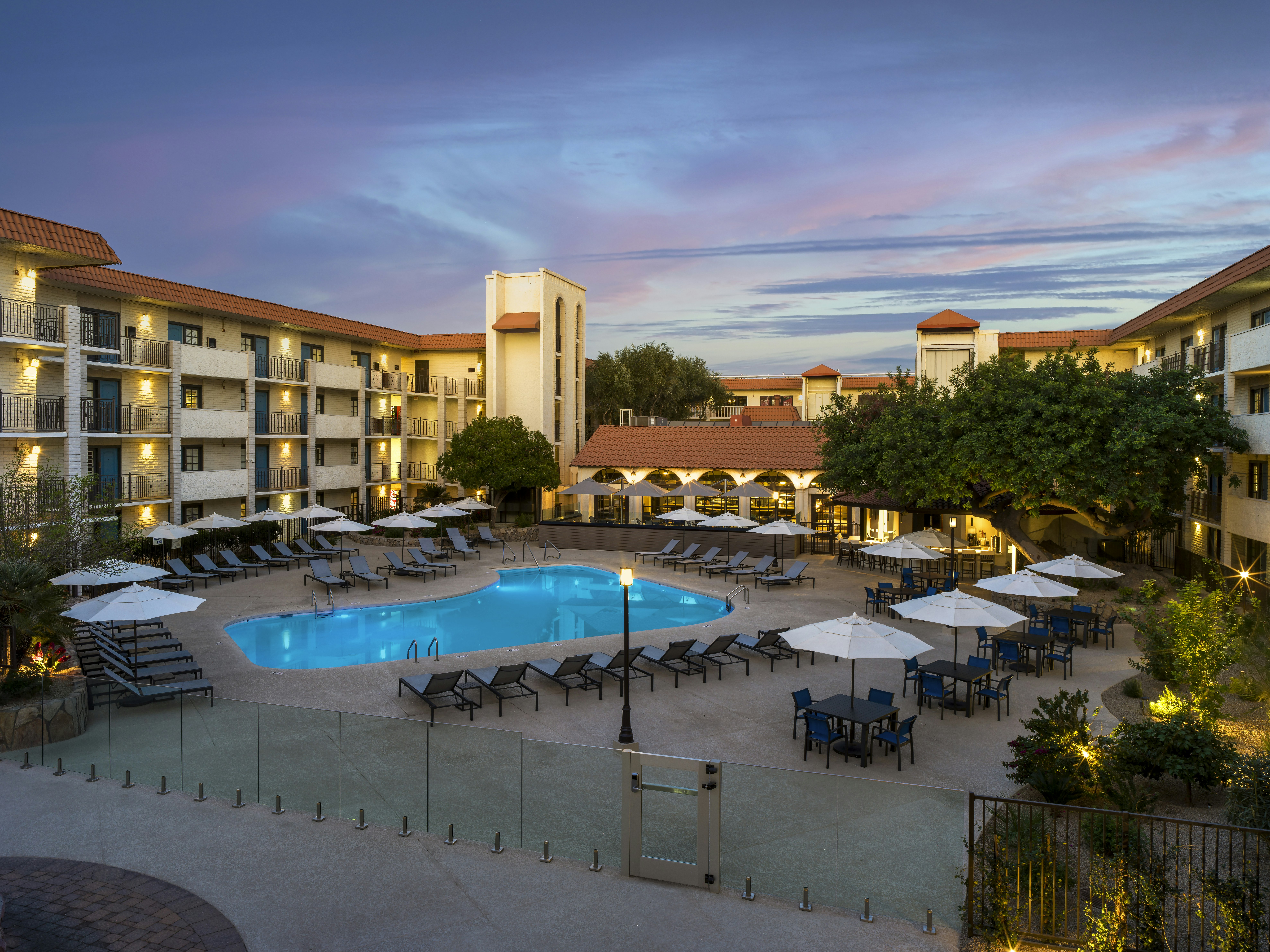 Embassy Suites by Hilton Scottsdale Resort 62/63