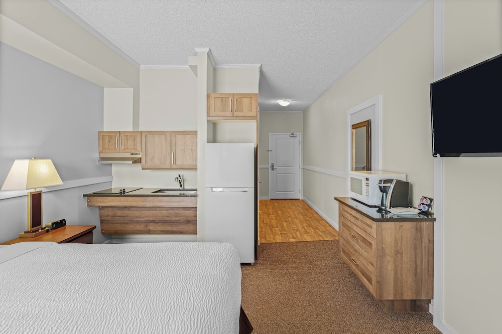 Days Inn by Wyndham Lamont 23/50