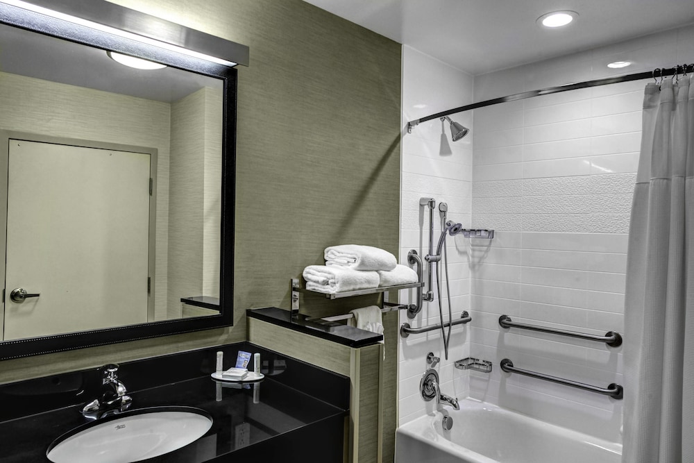 Fairfield Inn Suites Lansing At Eastwood 9/28