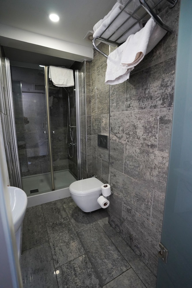 Time Hotel Mecidiyekoy 23/24