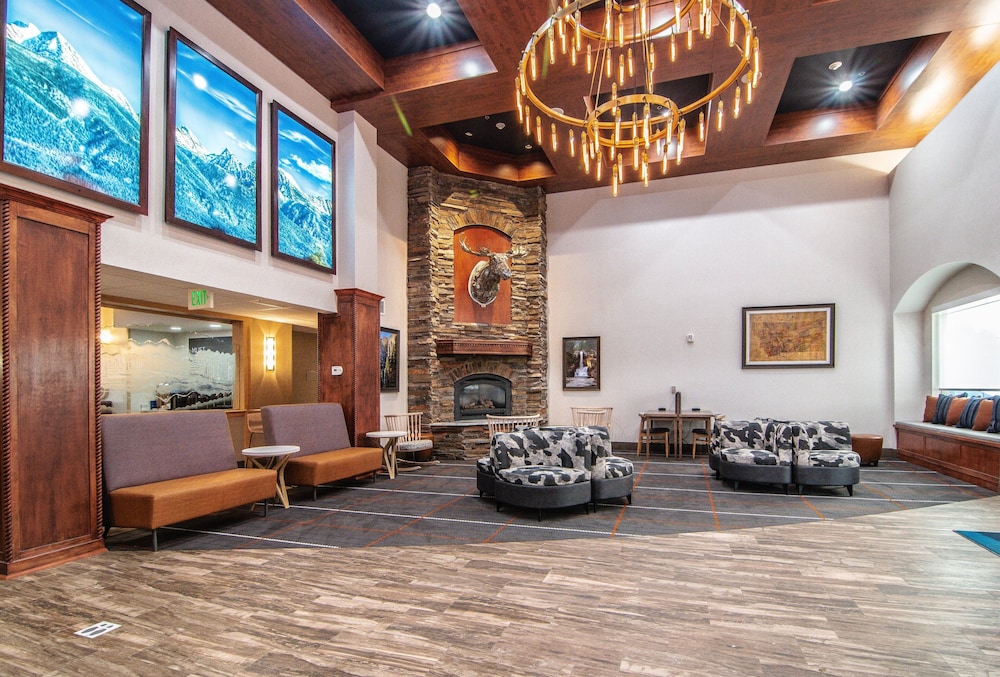 Holiday Inn Express Hotel & Suites Kalispell 54/77