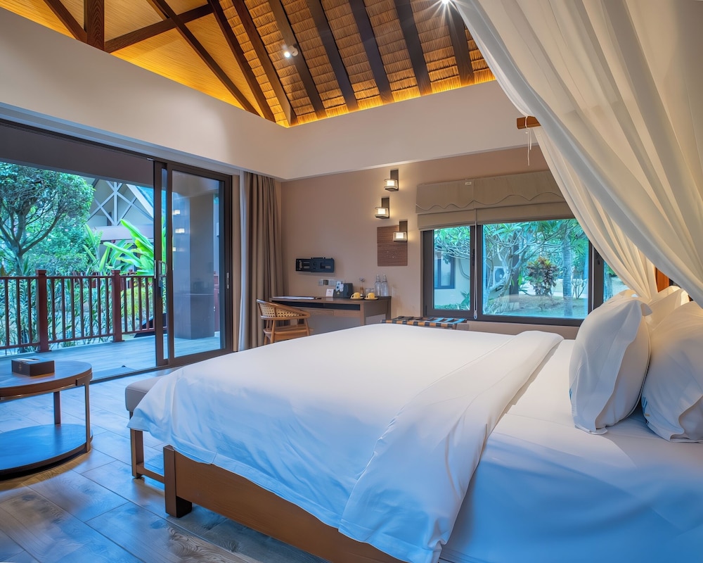 H Resort Bohol – The Coral Cliff by SMS Hospitality 25/65