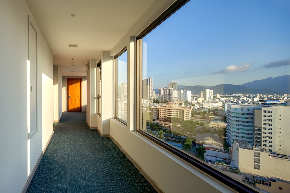 Em Oi Hotel 46/49