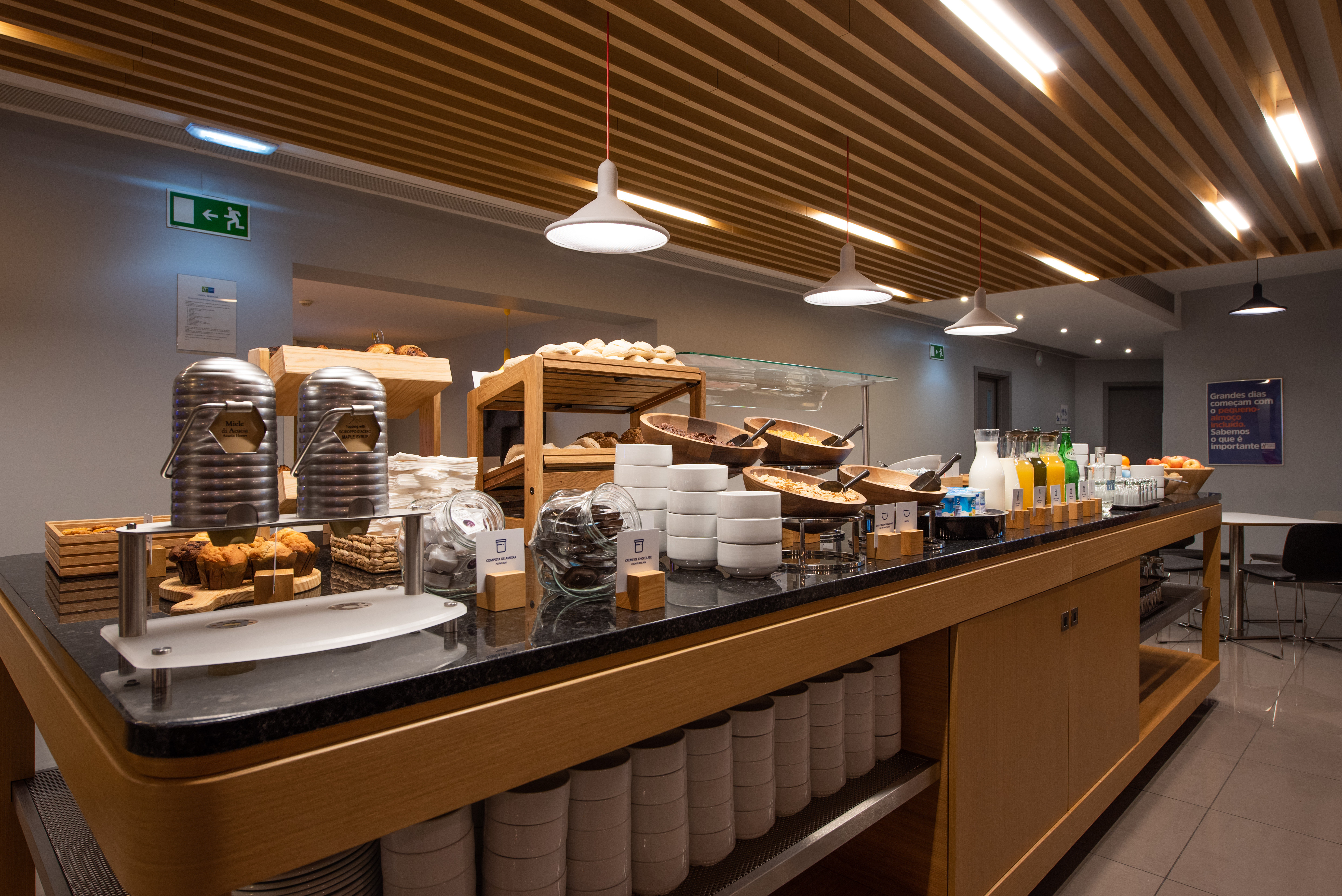 HOLIDAY INN EXPRESS LISBON AIRPORT 36/78
