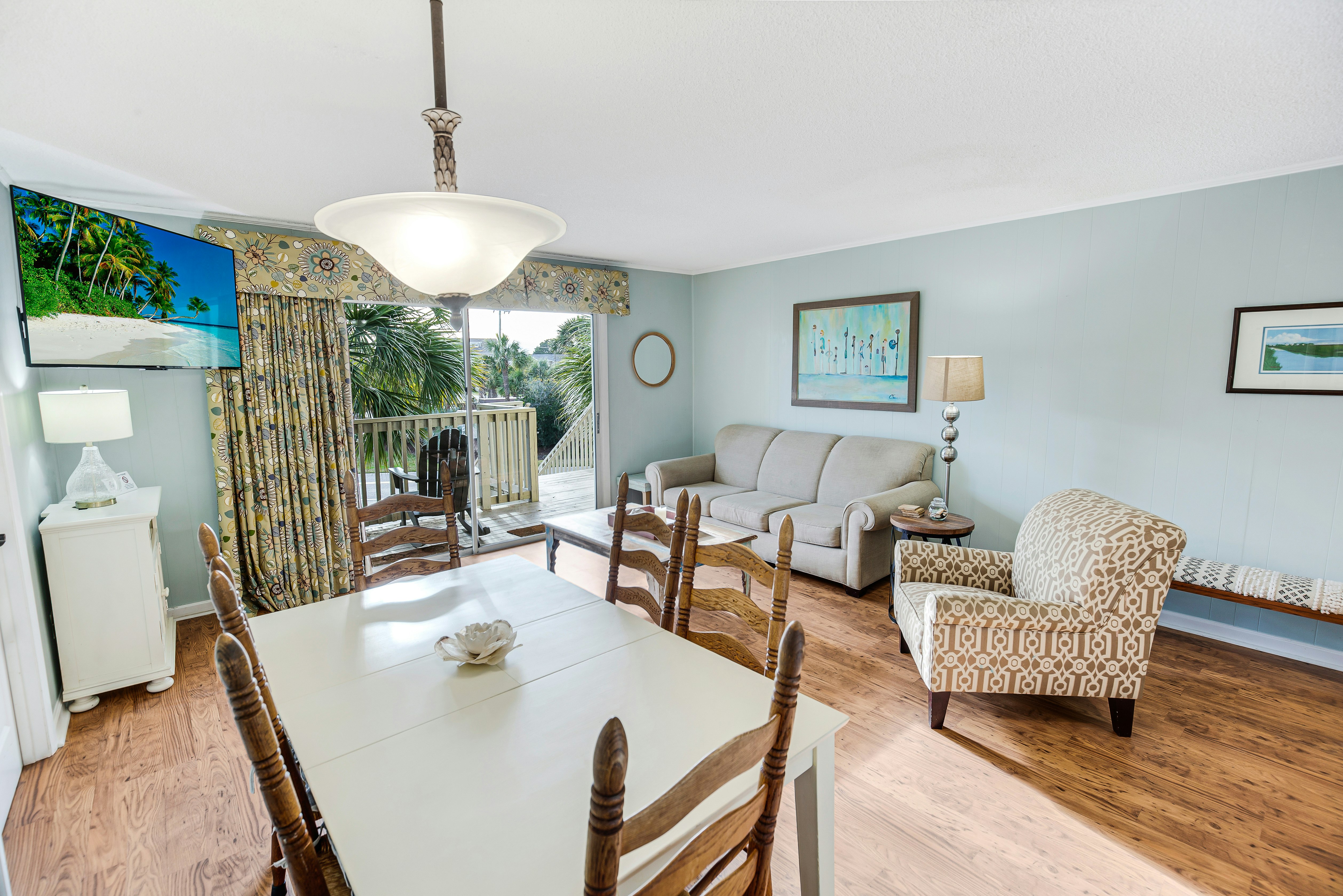 The Oceanfront Litchfield Inn 50/75