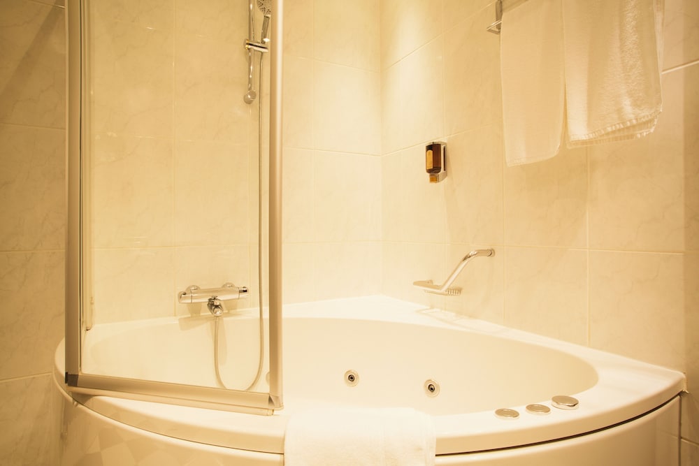 Koener Hotel and Spa 50/50