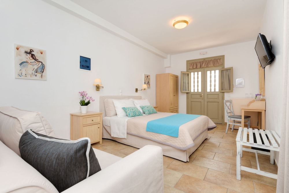 غرفة عائلية بسريرين مزدوجين بغرفتي نوم مع أريكة، Mathios Village 3/10