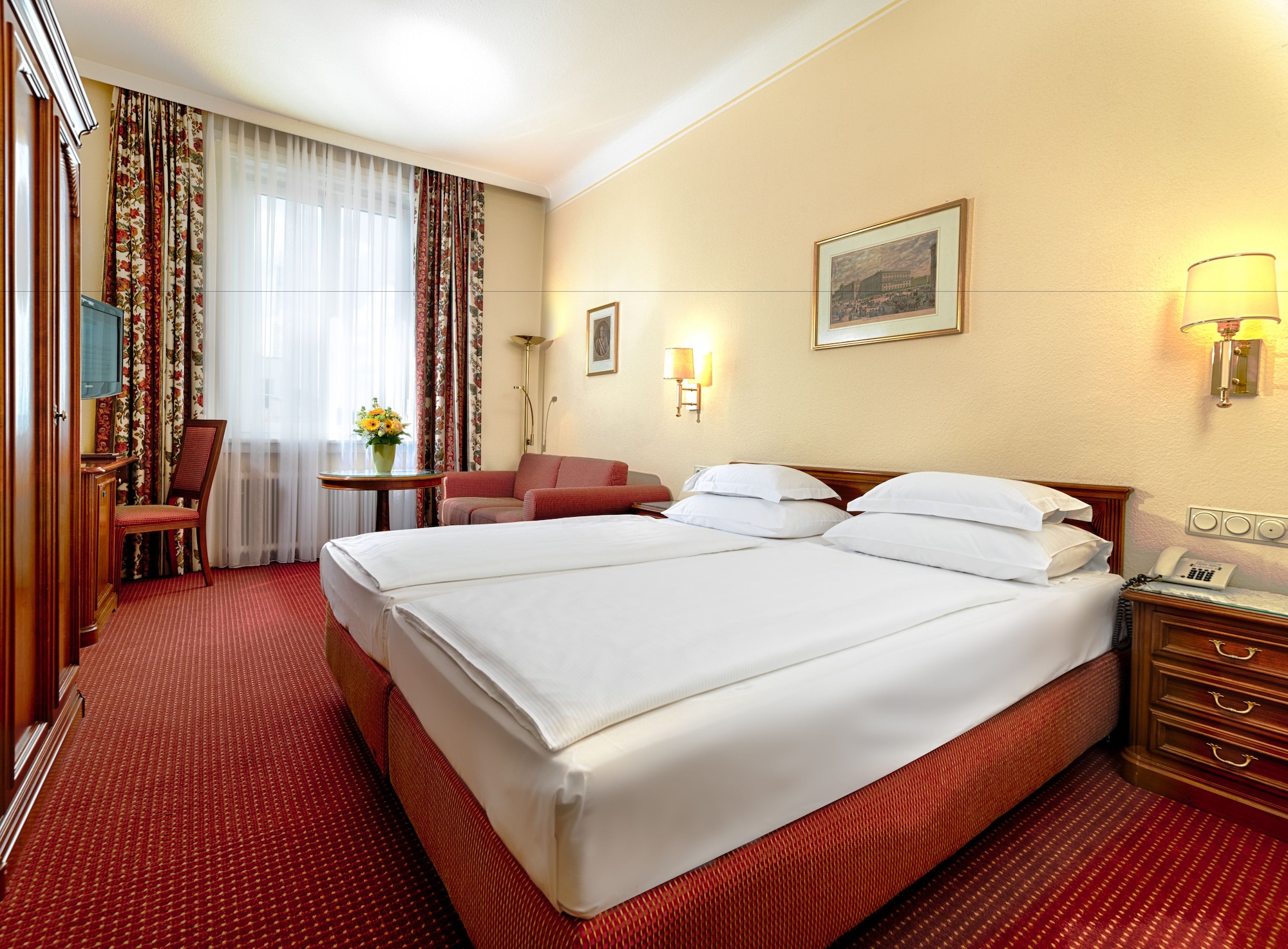 ROOM, DOUBLE BED