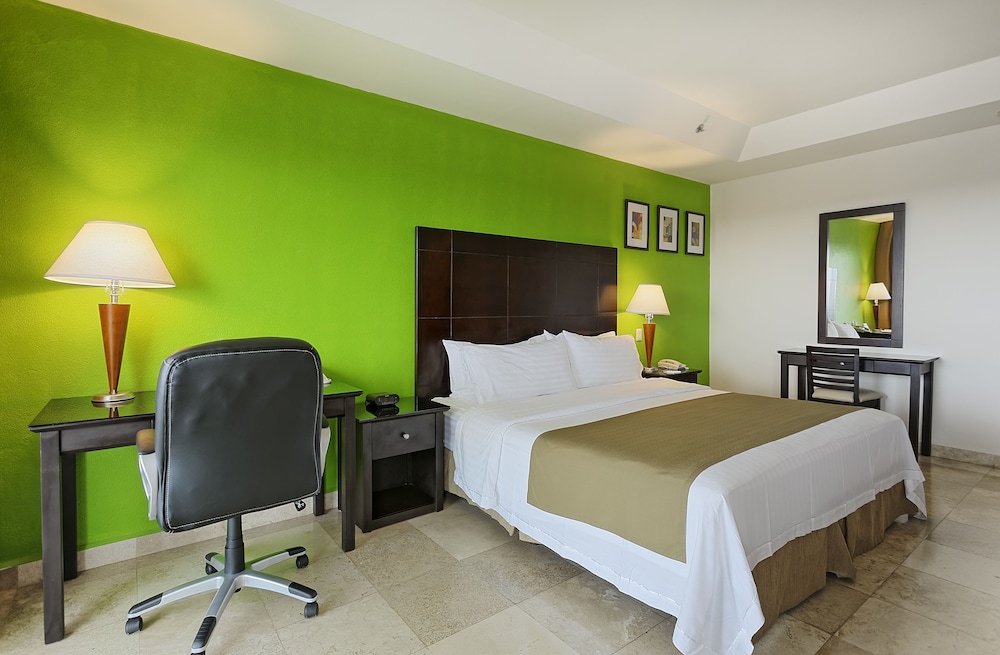 HOLIDAY INN CAMPECHE 16/78
