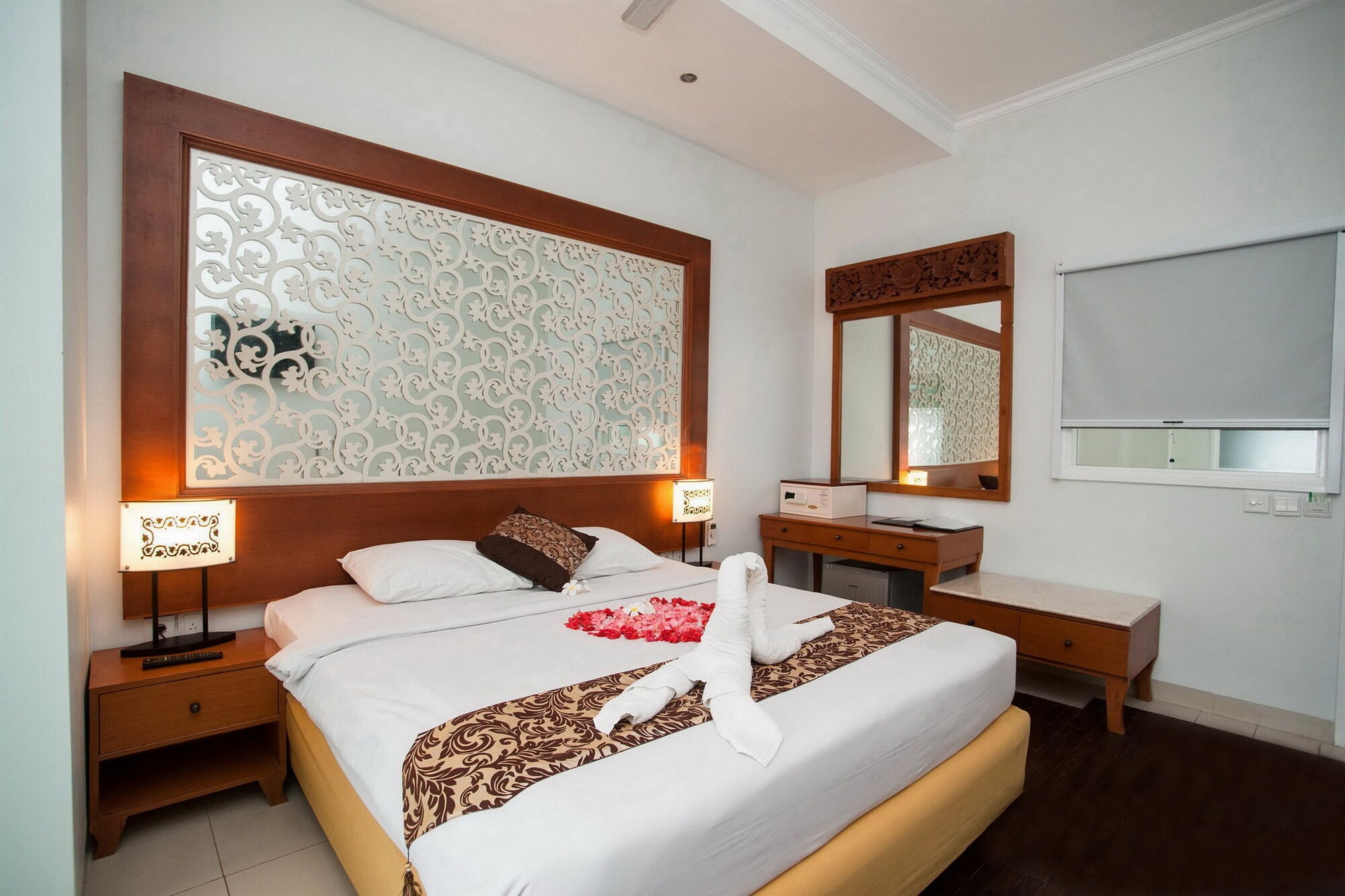 غرفة قياسية بسرير كوين، Samsara Inn 6/8