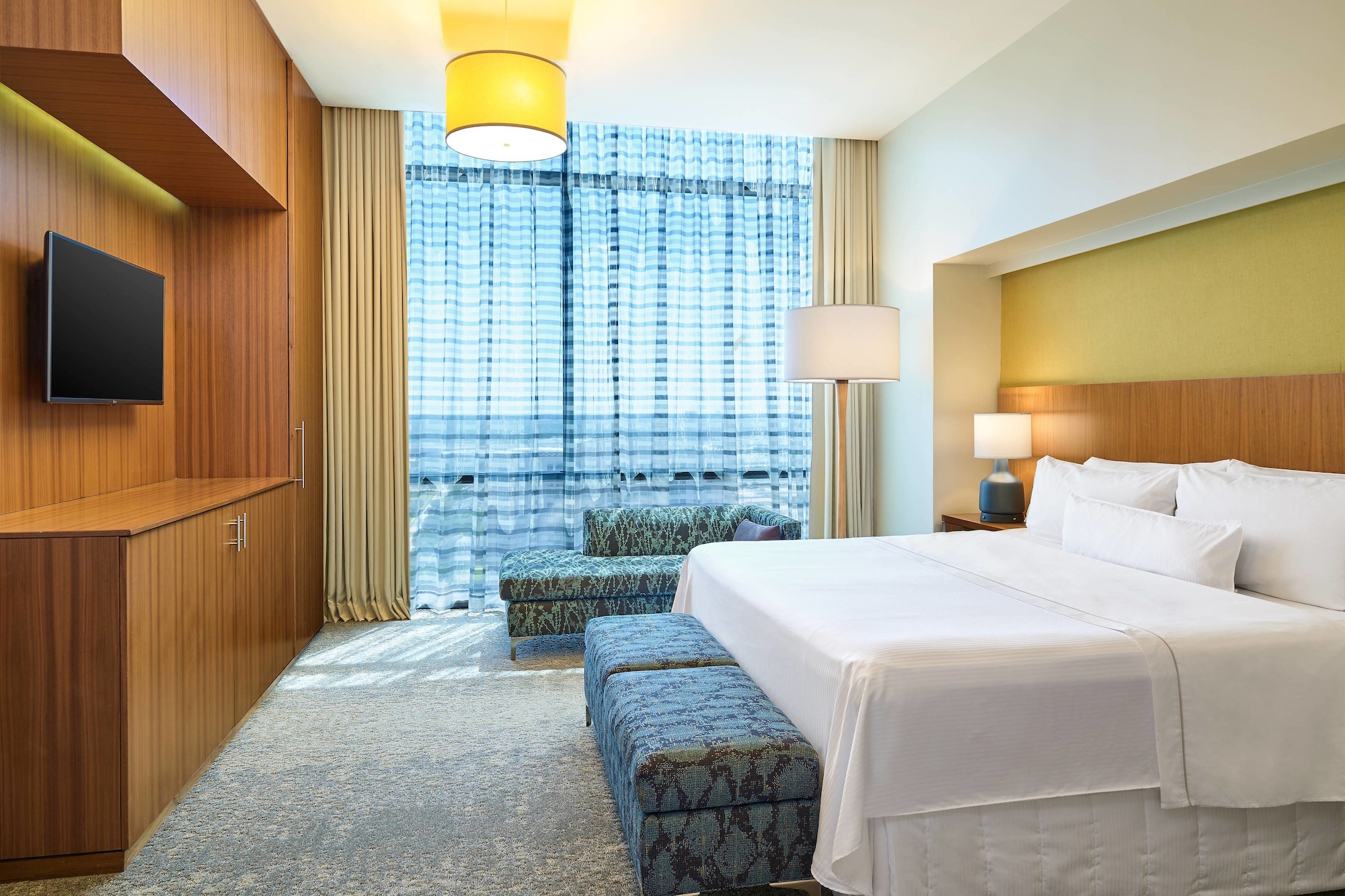 Club, 2 Queen Beds